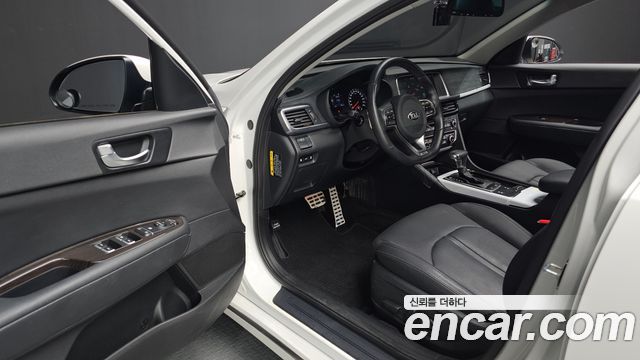 Kia K5 2018 — photo 11