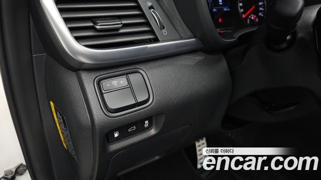 Kia K5 2018 — photo 17