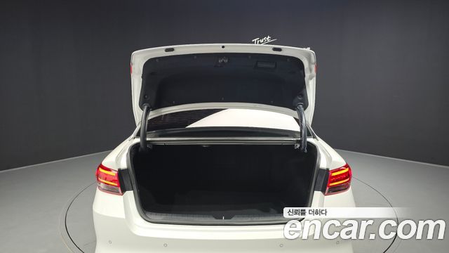 Kia K5 2018 — photo 20
