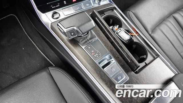 Audi A7 2021 — photo 9