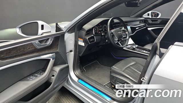 Audi A7 2021 — photo 10