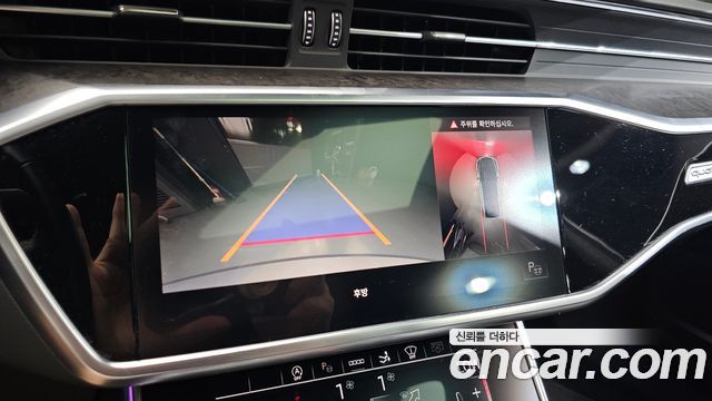 Audi A7 2021 — photo 15
