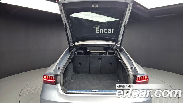 Audi A7 2021 — photo 20