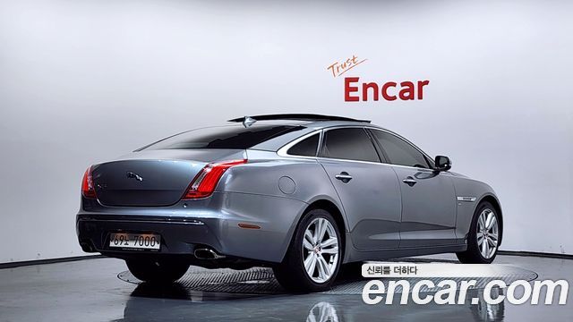 Jaguar XJ 2014 — photo 2