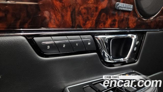 Jaguar XJ 2014 — photo 16
