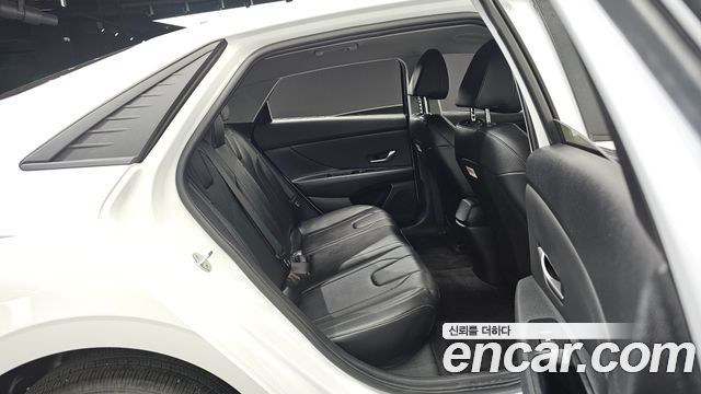 Hyundai AVANTE 2021 — photo 17