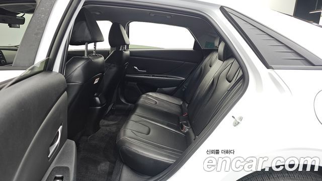 Hyundai AVANTE 2021 — photo 18