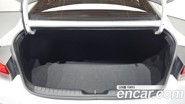 Hyundai AVANTE 2021 — photo 22