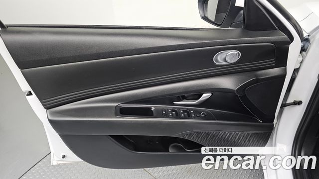 Hyundai AVANTE 2021 — photo 14