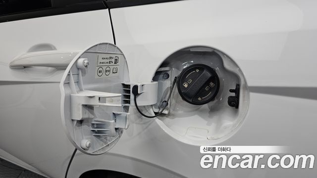 Hyundai AVANTE 2021 — photo 27