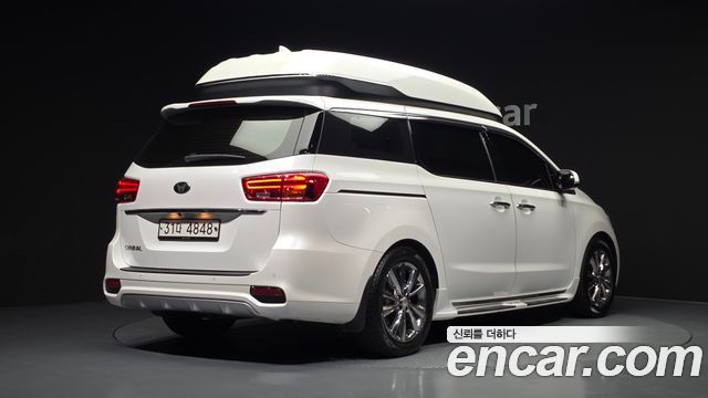 Kia Canival 2019 — photo 2