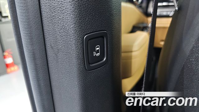 Kia Canival 2021 — photo 18