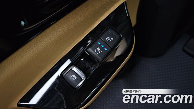 Kia Canival 2021 — photo 19