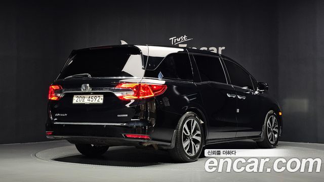 Honda Odyssey 2019 — photo 2