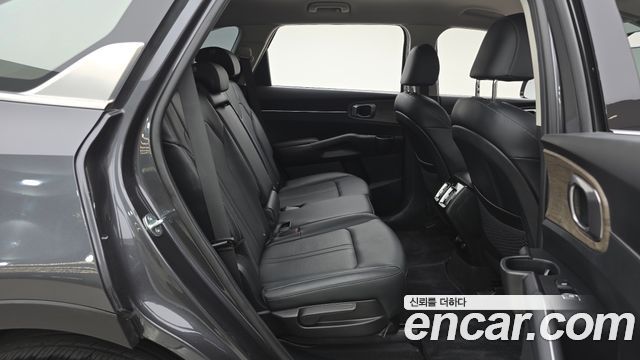 Kia Sorento 2023 — photo 11