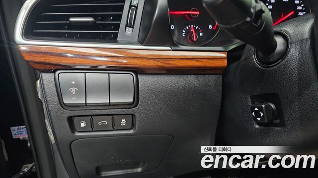 Kia K7 2016 — photo 17