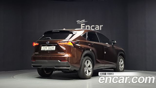 Lexus NX 2016 — photo 2