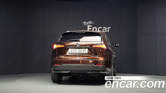 Lexus NX 2016 — photo 4