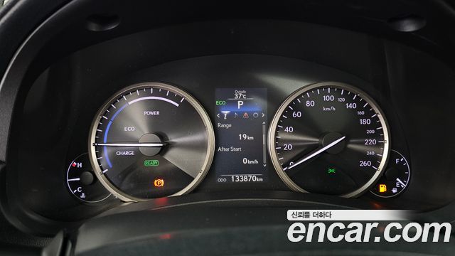 Lexus NX 2016 — photo 8
