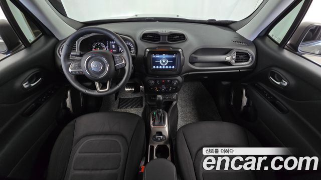 Jeep Renegade 2022 — photo 10