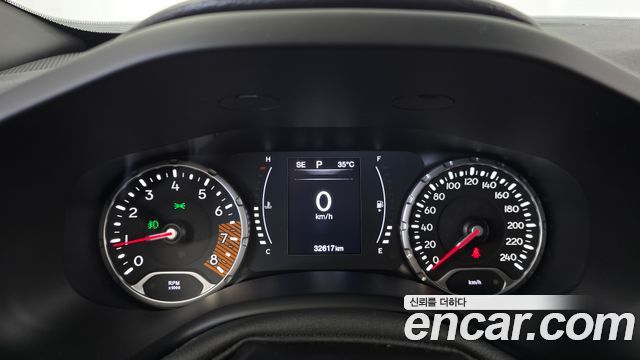Jeep Renegade 2022 — photo 11