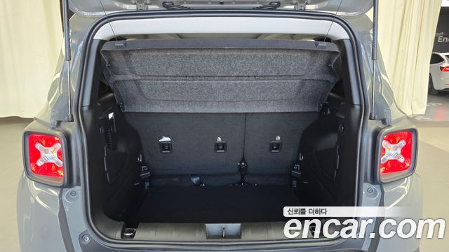 Jeep Renegade 2022 — photo 26