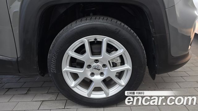 Jeep Renegade 2022 — photo 7