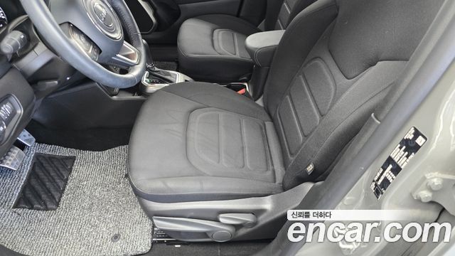 Jeep Renegade 2022 — photo 30