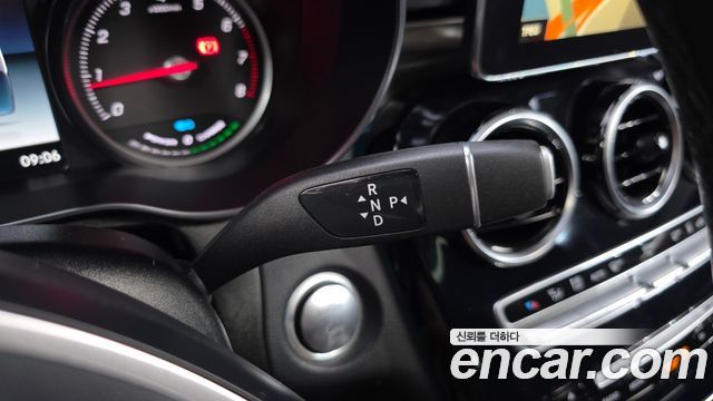 Mercedes-Benz GLC-Class 2019 — photo 9