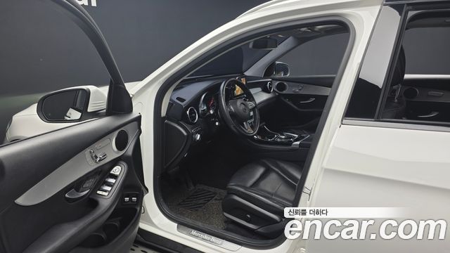 Mercedes-Benz GLC-Class 2019 — photo 10