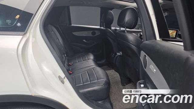 Mercedes-Benz GLC-Class 2019 — photo 11