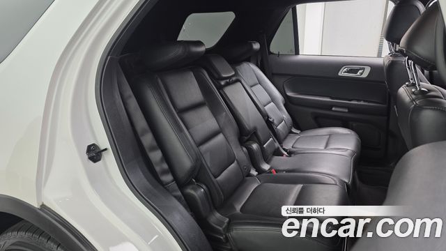 Ford Explorer 2015 — photo 12