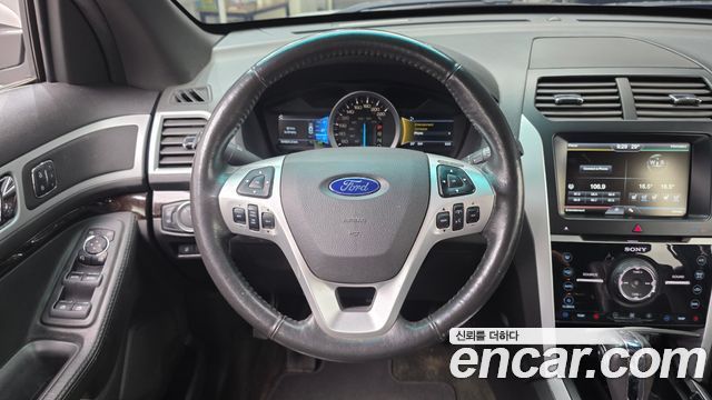 Ford Explorer 2015 — photo 13