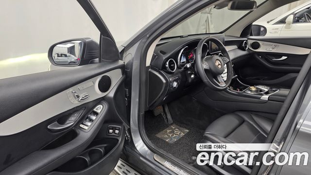 Mercedes-Benz GLC-Class 2019 — photo 13
