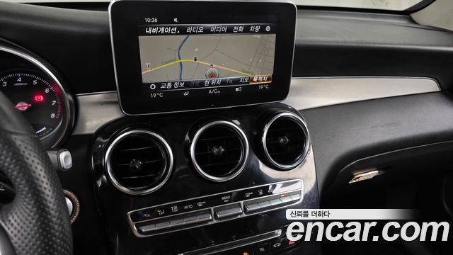 Mercedes-Benz GLC-Class 2019 — photo 19