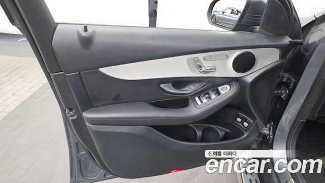 Mercedes-Benz GLC-Class 2019 — photo 14