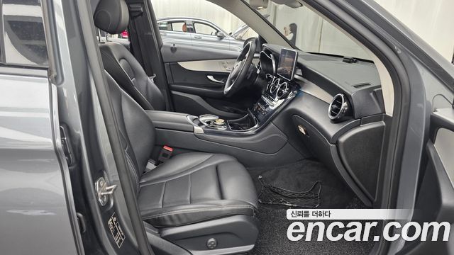 Mercedes-Benz GLC-Class 2019 — photo 16