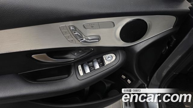 Mercedes-Benz GLC-Class 2019 — photo 30