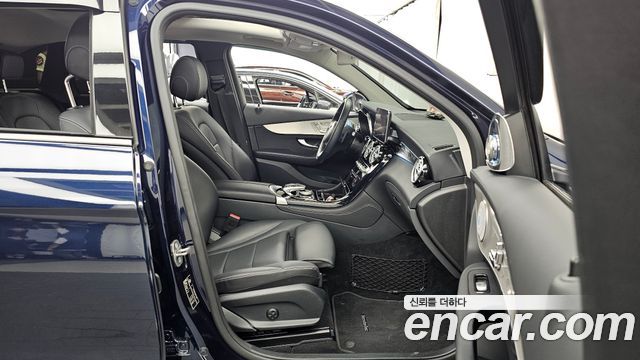 Mercedes-Benz GLC-Class 2019 — photo 17