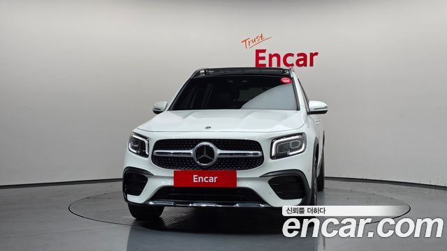 Mercedes-Benz GLB-Class 2023 — photo 3