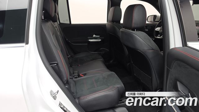 Mercedes-Benz GLB-Class 2023 — photo 17