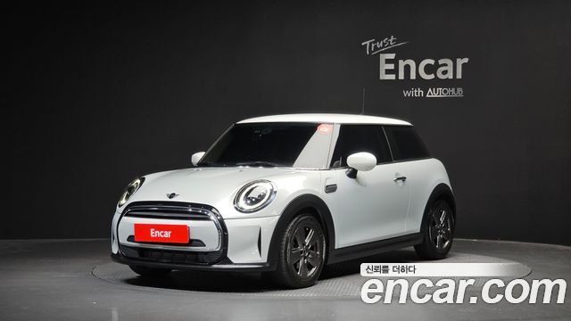 Mini Cooper 2023 — photo 1