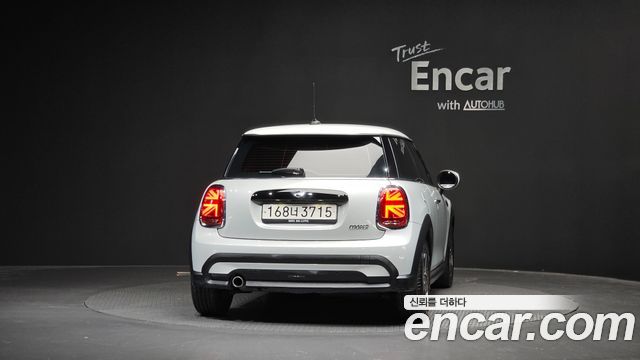 Mini Cooper 2023 — photo 4
