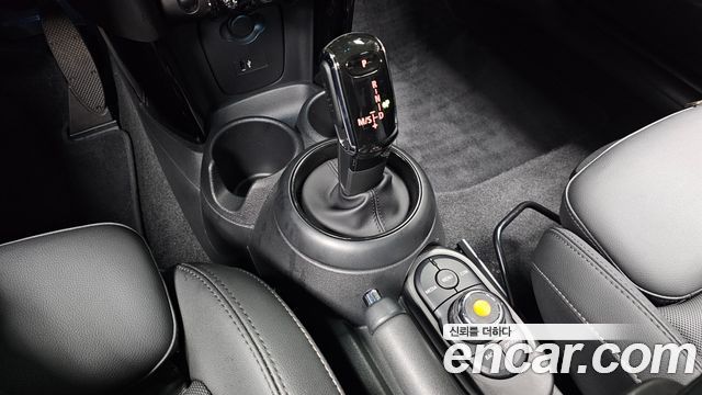 Mini Cooper 2023 — photo 12