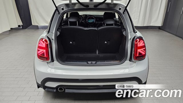 Mini Cooper 2023 — photo 24