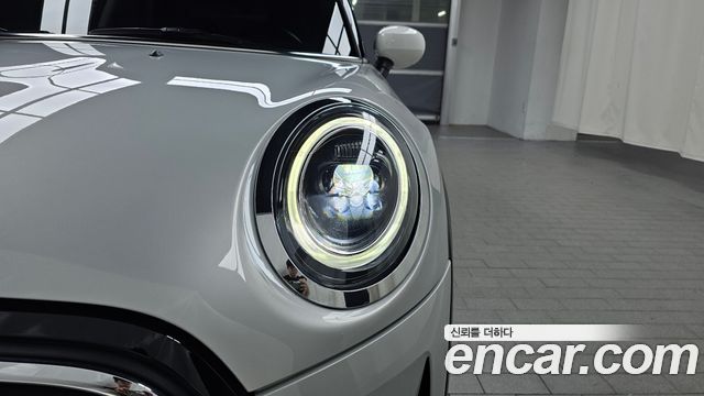 Mini Cooper 2023 — photo 8