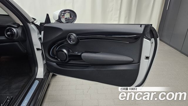 Mini Cooper 2023 — photo 15