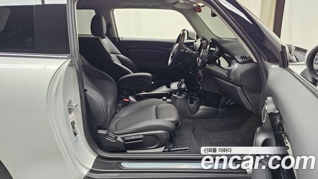 Mini Cooper 2023 — photo 16