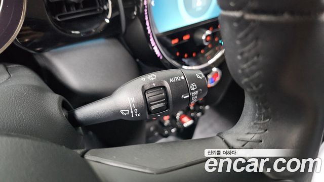 Mini Cooper 2023 — photo 29