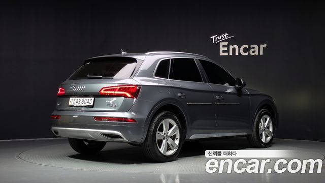 Audi Q5 2020 — photo 2